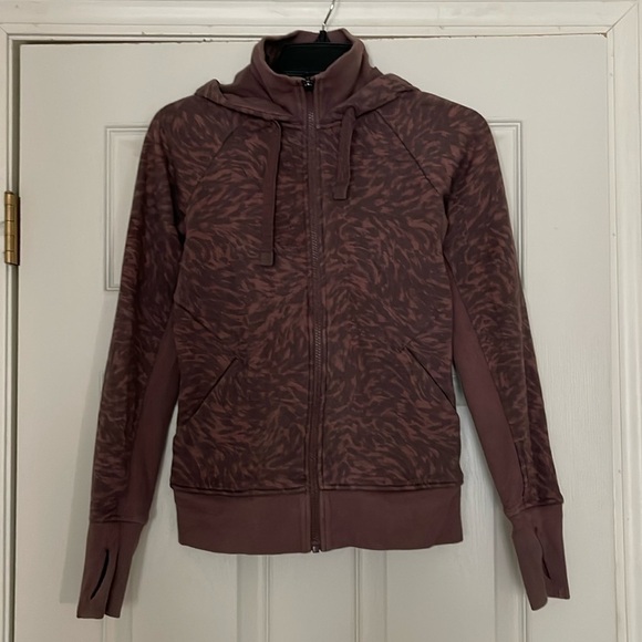 Athleta - Triumph Hoodie - mauve animal print long sleeve- size XXS - Picture 1 of 5
